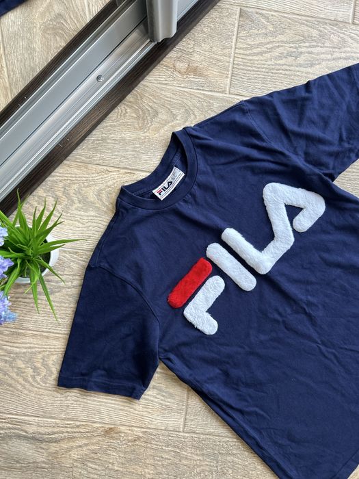 Футболка Fila з обємним логотипом