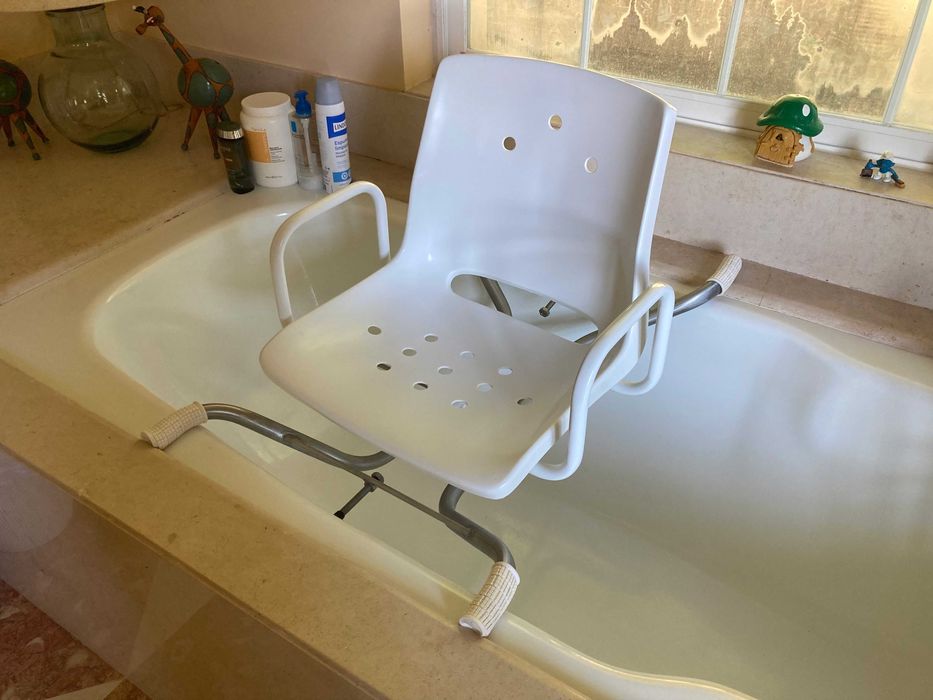 Cadeira de banho giratória