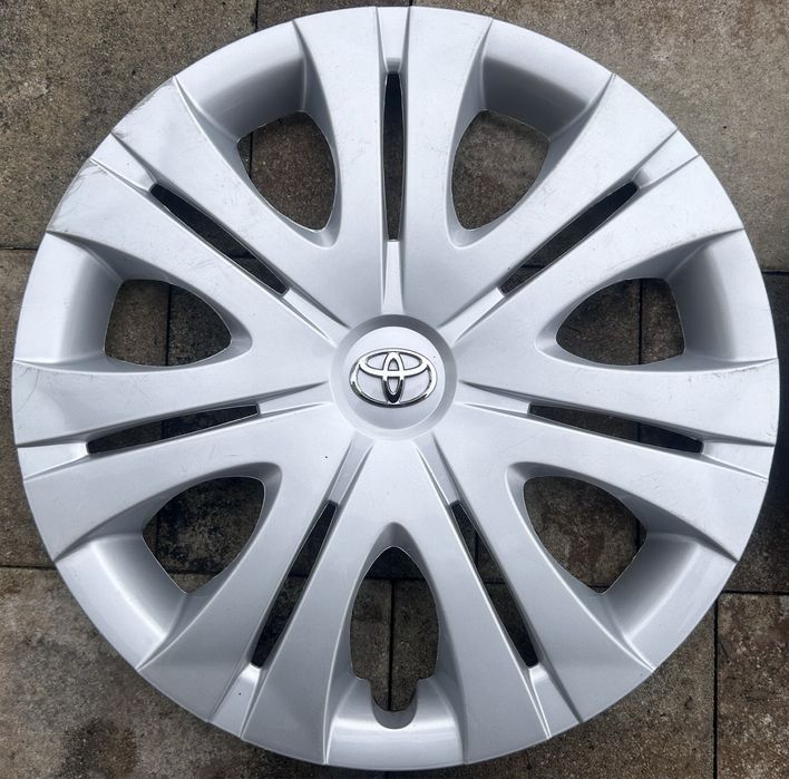 Kołpaki Toyota 16 Auris, Corolla, Verso, Avensis - na sztuki