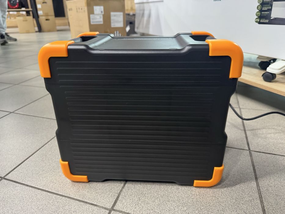 Зарядна станція Pecron E2400LFP - 2048Wh/AC 2400W