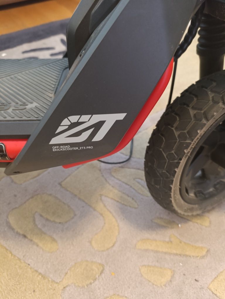 Trotinete Elétrica SEGWAY ZT3 Pro (3 anos garantia)