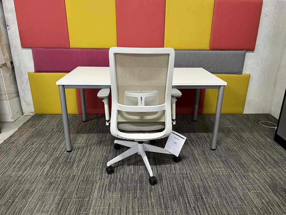 Biurko białe Nowy Styl 154x80 solidne, poziomowanie w stopce okazja!