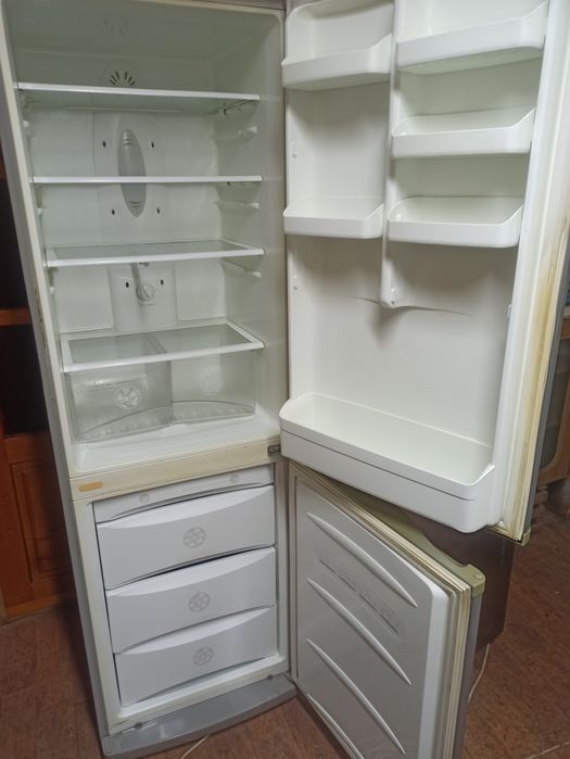 Холодильник Аристон lg