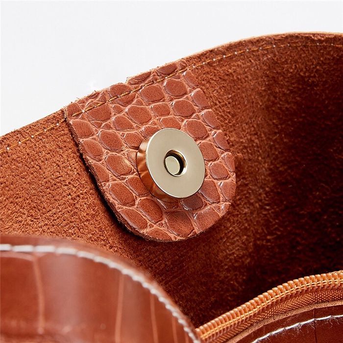 Сумка мешок кожа крокодила на плечо с ремнем женская Рыжая/коричневая