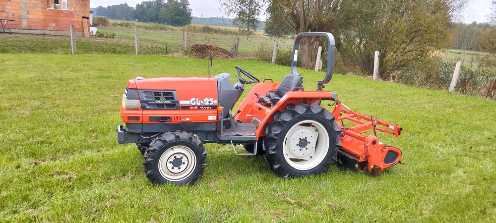 Traktor 4x4 25km Kubota rewers wspomaganie traktorek tur ciagnik