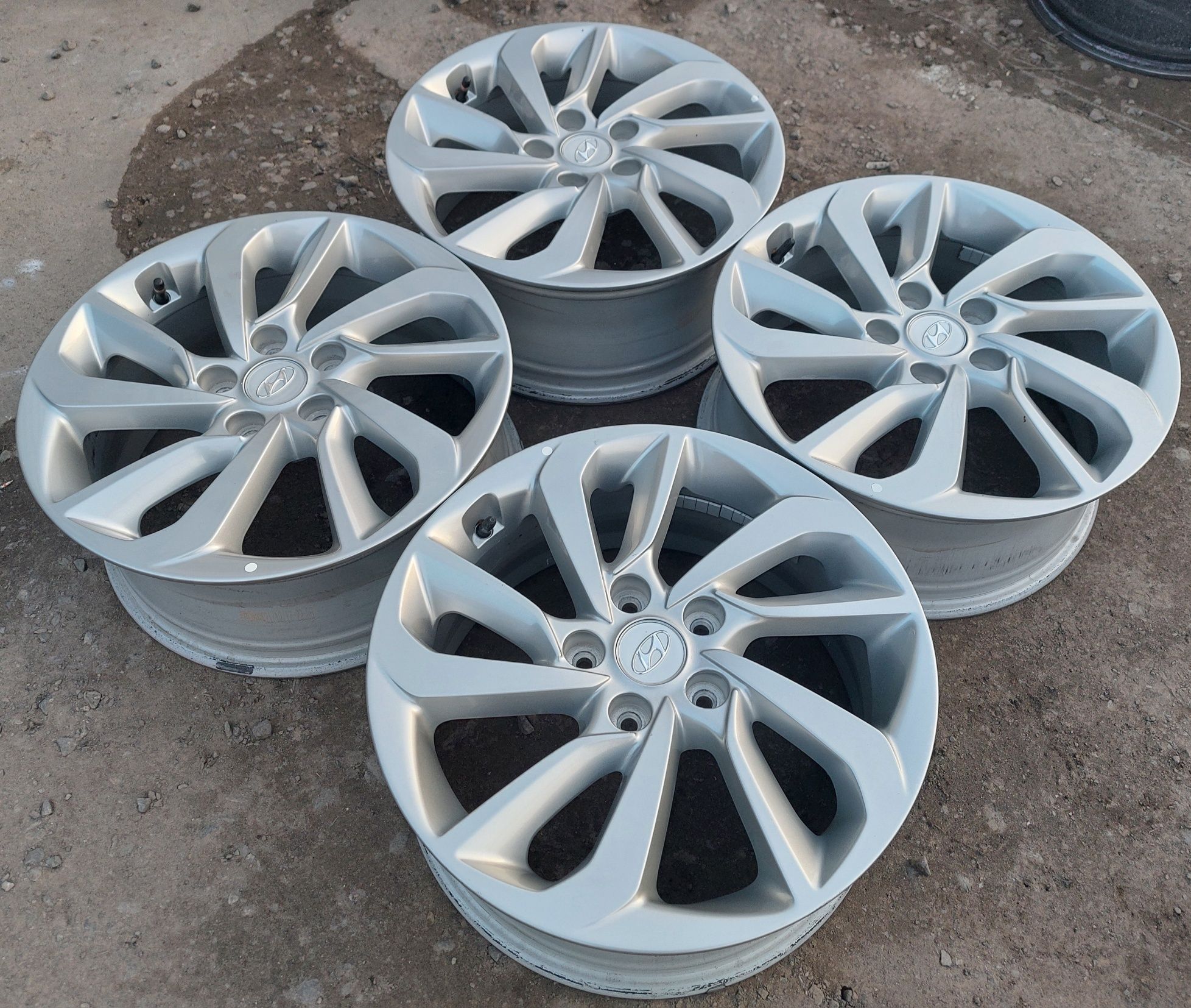 5 114,3 R17 Hyundai Tucson Sonata Santafe