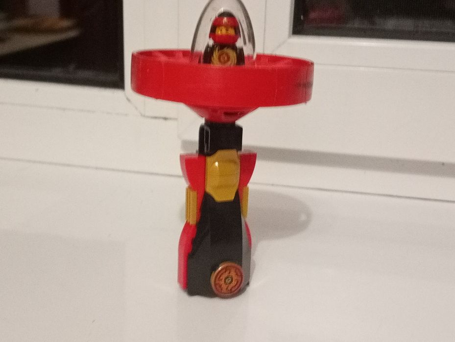 Іграшка із лега ніндзя крутжитцо