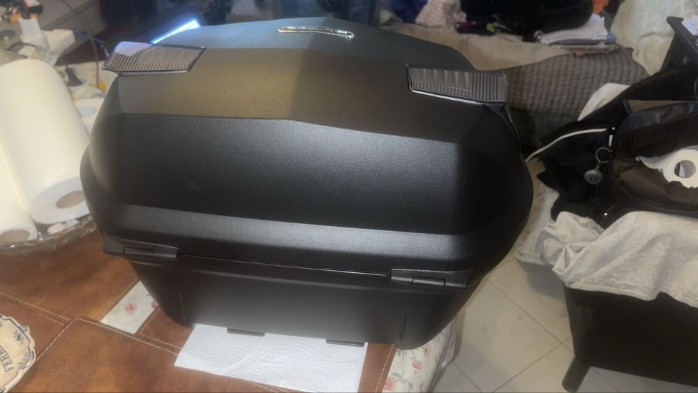 Top Case nova  na caixa, nao uso pois tenho a original na mota