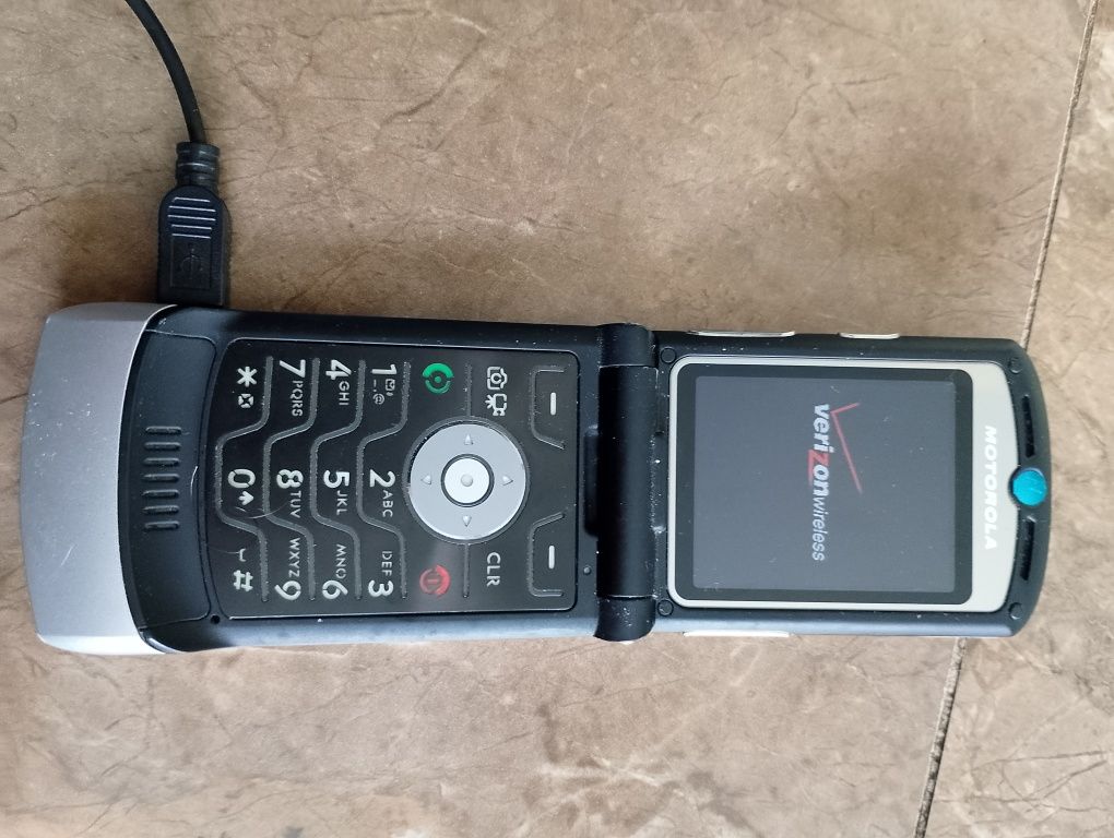 Motorola ravz v3