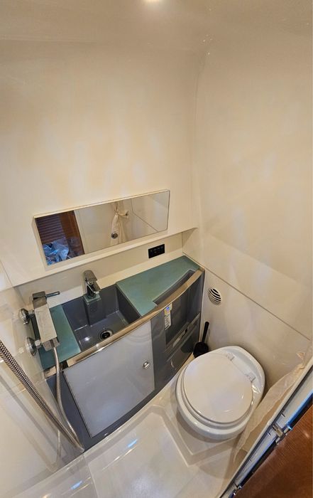 Łódz Motorowa Larson 927 Cabrio 8.2 MPI Motorówka Jacht