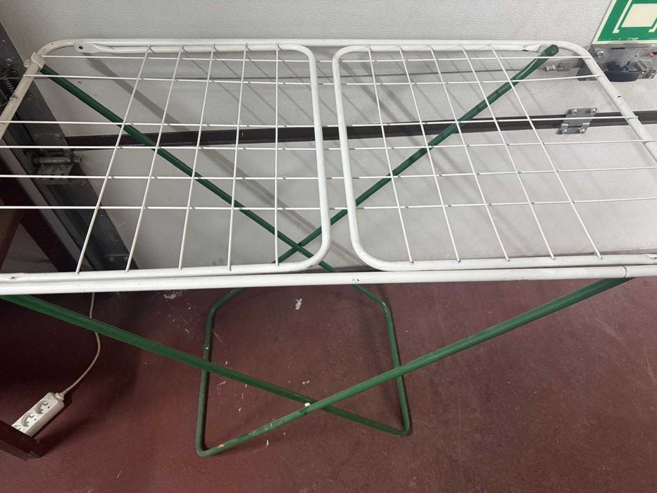 Suszarka stojąca na ubranie