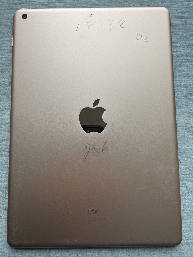 iPad 7 покоління. 32GB. Gold. Без обмежень. Гарантія