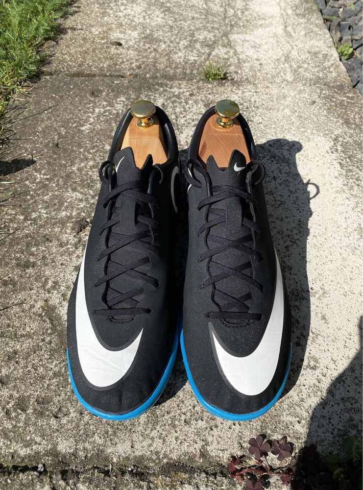 Męskie buty piłkarskie halówki Nike Mercurial Victory V IC CR7