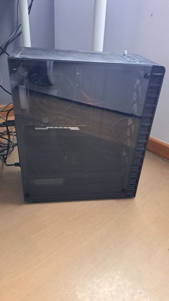 Computador gaming (torre)-i5-9400F / GTX 1050 Ti / 16GB / 900GB SSD