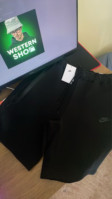 Nike tech fleece shorts