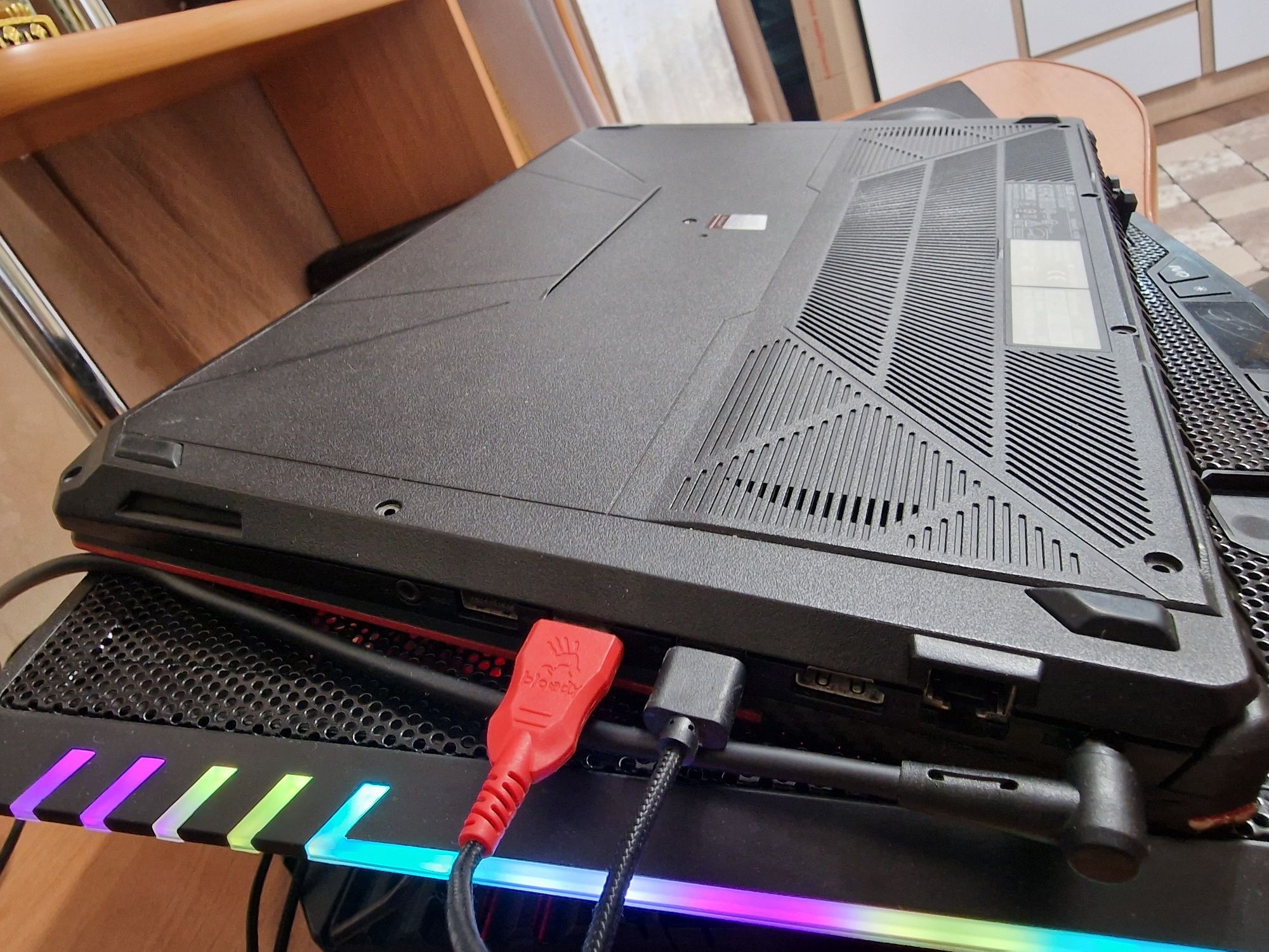 Продам ноут Asus FX504, I7 8750H, 16GB DDR4, GTX1050 4GB. M.2 128 +500
