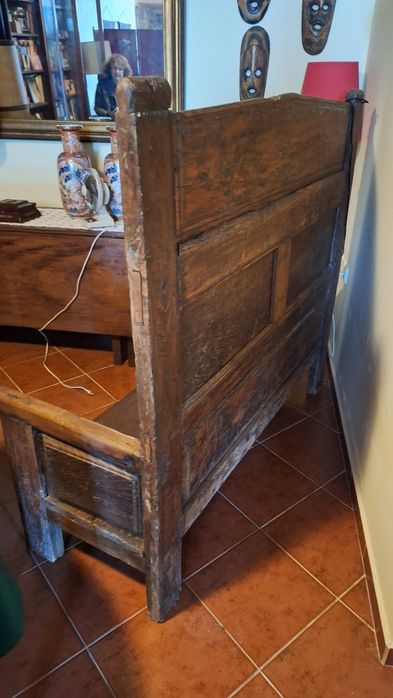 Escano rustico em castanho