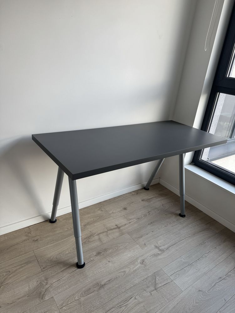 Biurko czarne IKEA, regulowana wysokość