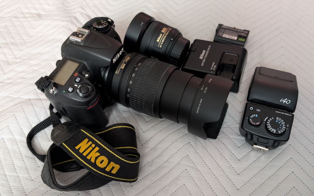 NIKON D7000+NIKOR 18-105 + NIKOR 35mn+NISSIN i40+ Gratisy