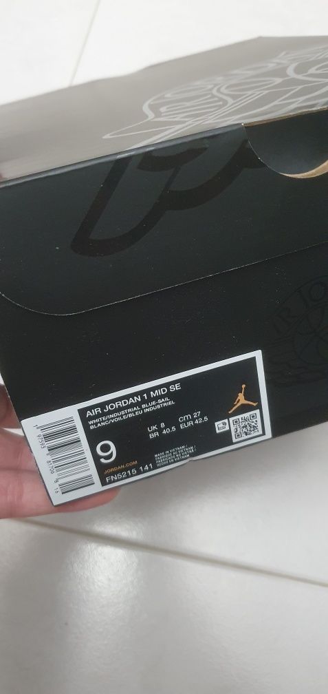 Air Jordan 1 Mid SE Branco e Azul