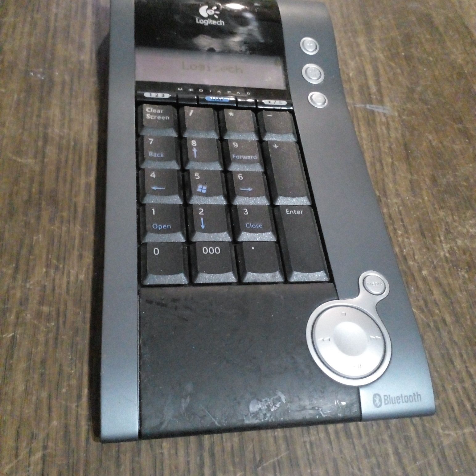 Цифровая панель от блютуз клавиатуры Logitech MediaPad