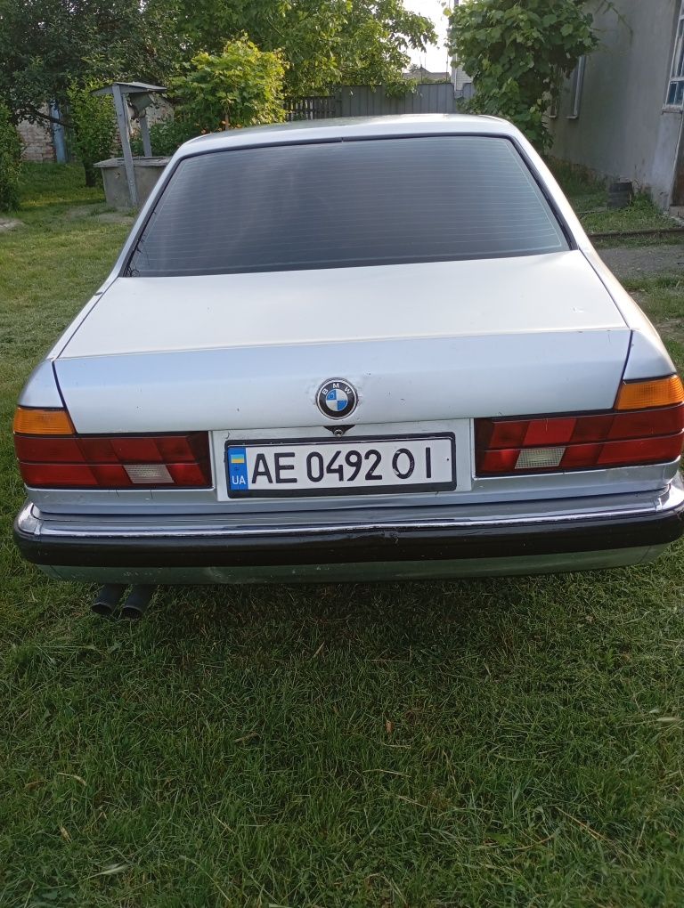 Продам бмв 730 е32