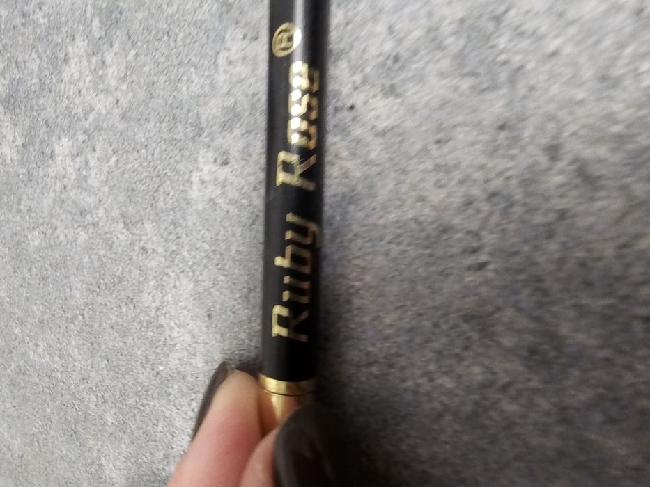 Czarna kredka do oczu i brwi Ruby Rose