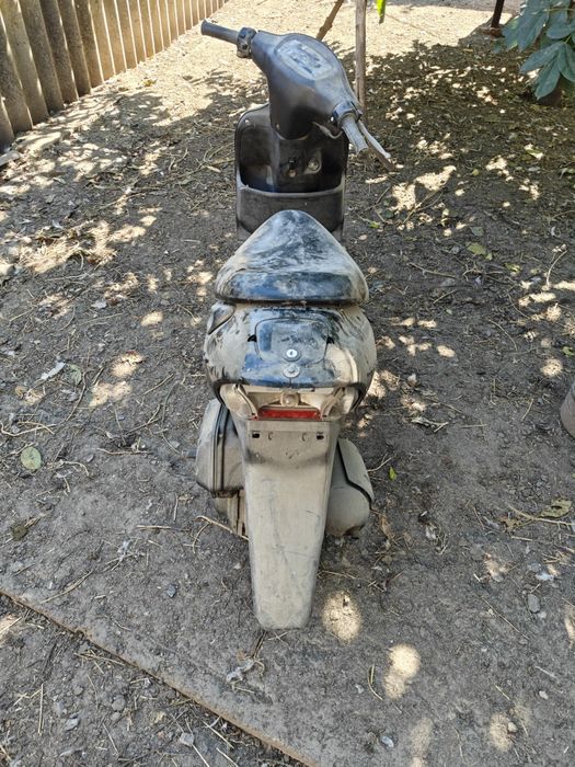 Скутер Сузукі в робочому стані