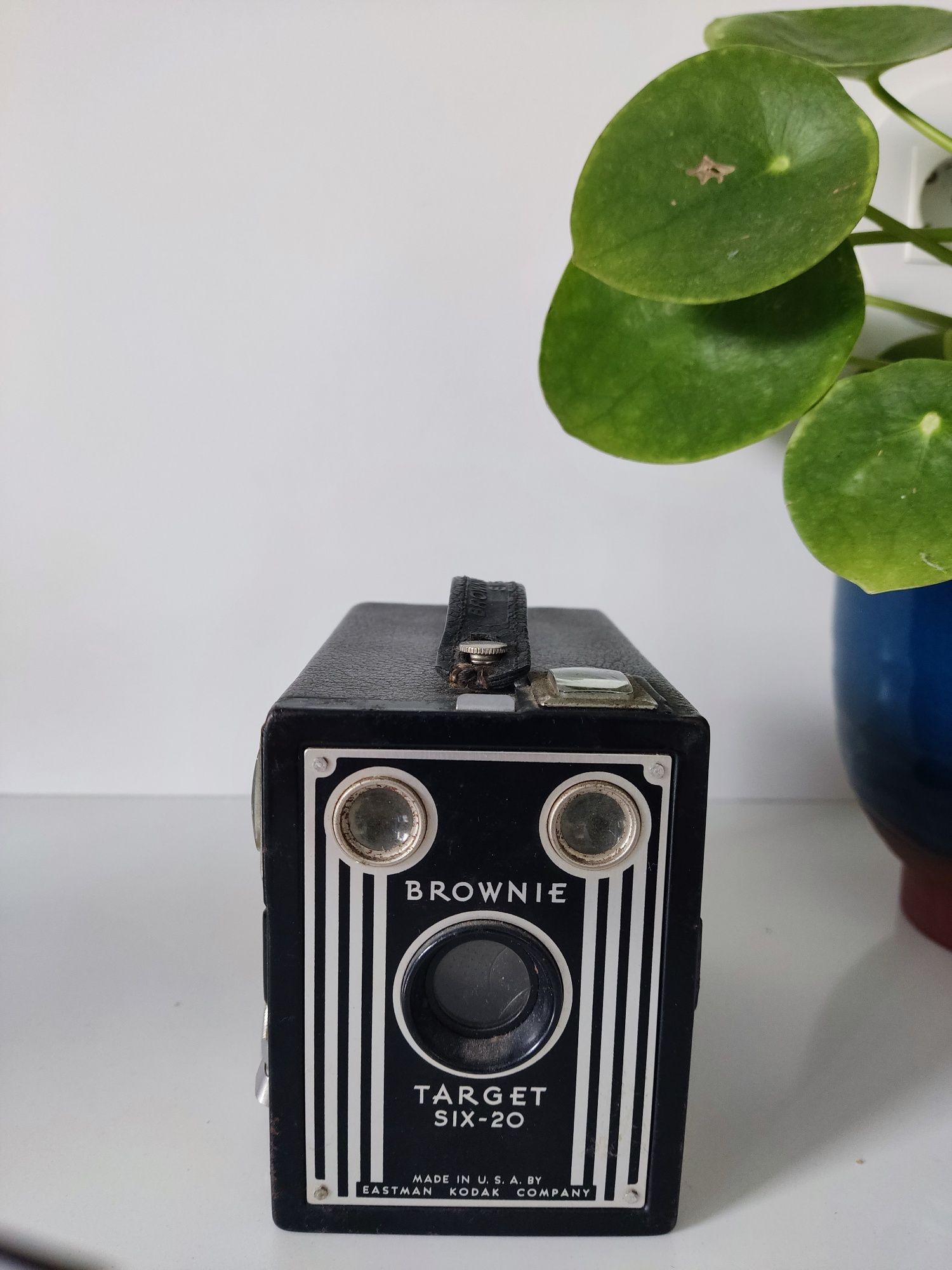 Máquina fotográfica kodac brownie  preta anos 50
Não sabemos se funcio