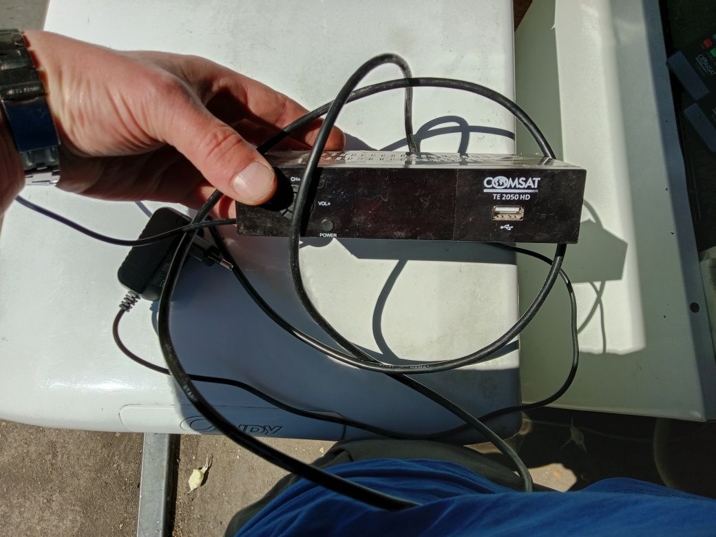 Telewizor Sony 32 cale z osobnym dekoderem.