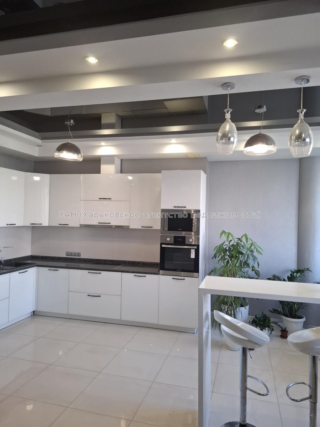 Продам 3  ком. в кирпичном  доме с ремонтом ЖК "Гвардейский " Д19