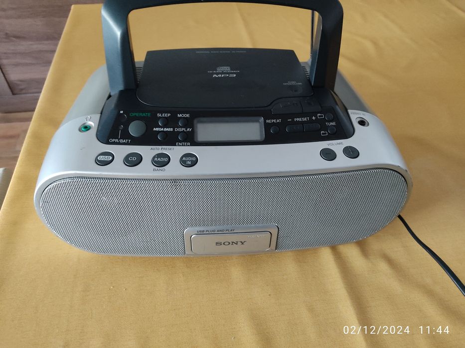 Rádio leitor de cds e USB Sony