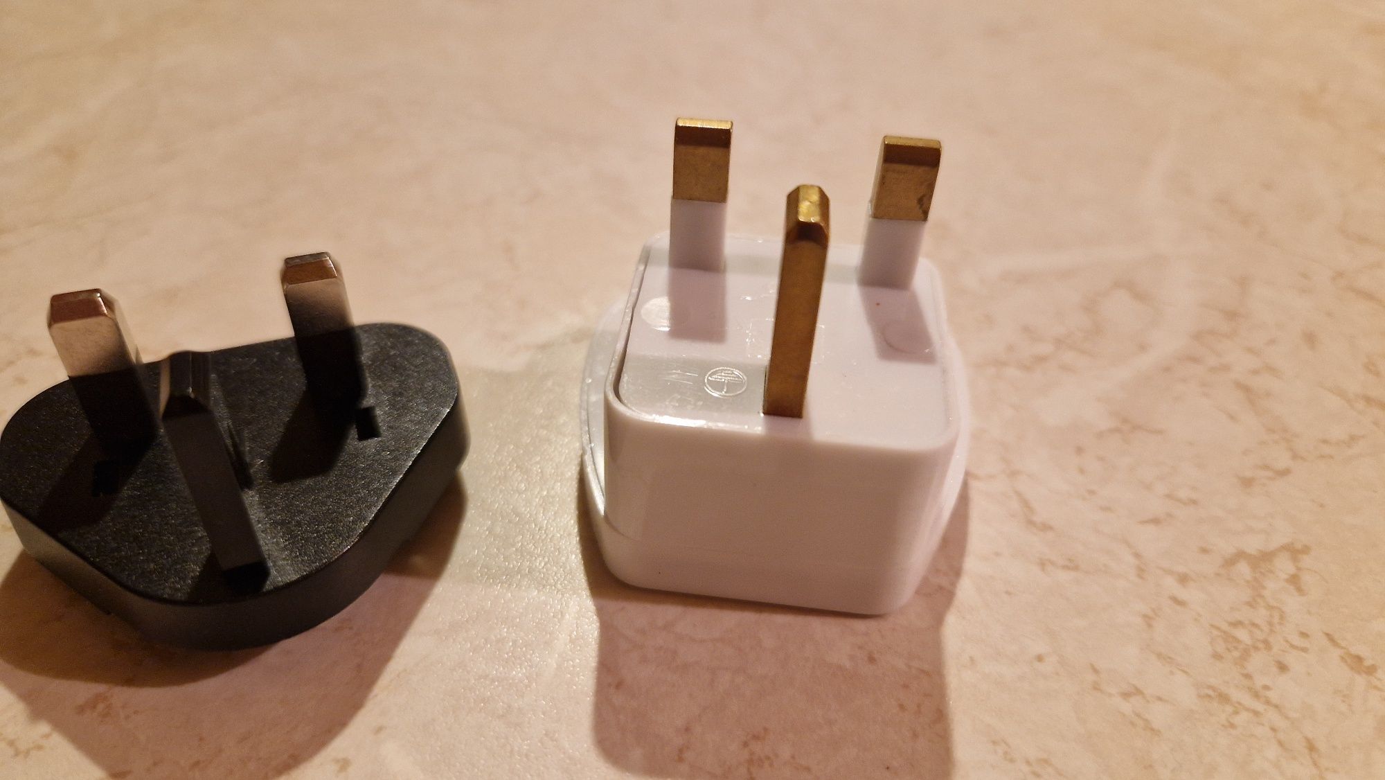 Adapter, wtyczka brytyjska, angielska przesuwna do azjatyckich APD-GB