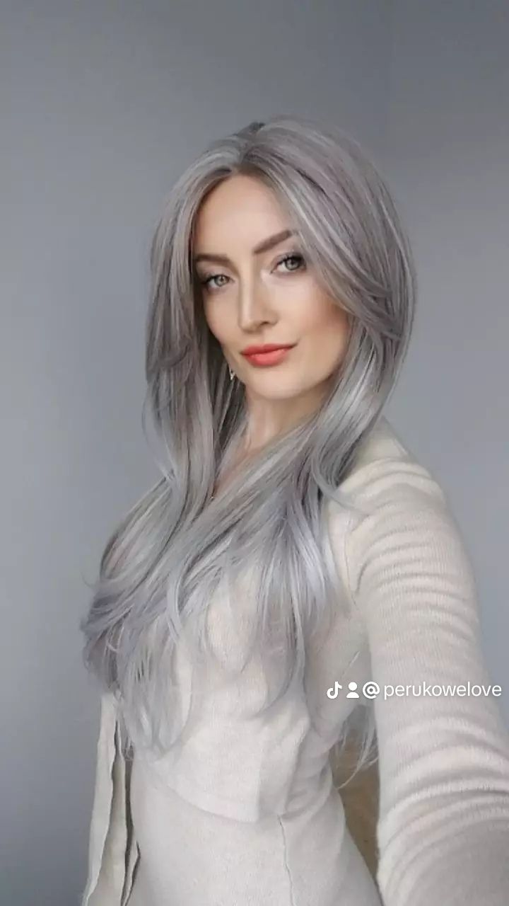 Peruka LACE FRONT srebrna z refleksami włosy jak naturalne