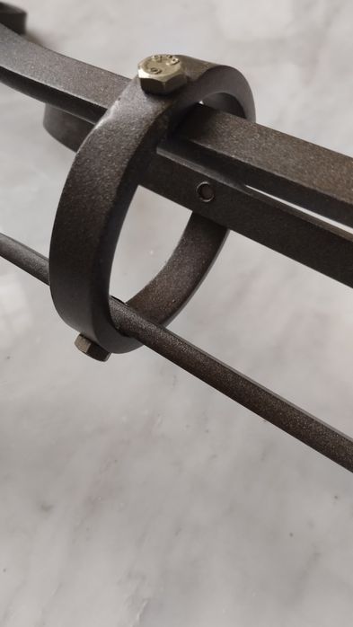 Suporte de Vaso  em Ferro .