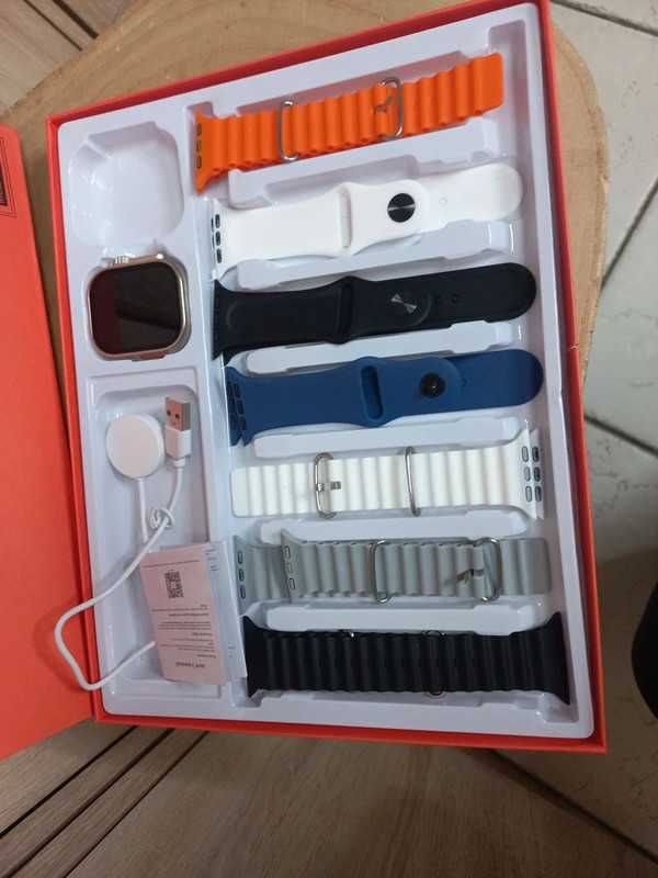 Smartwatch z kompletem pasków Ultra 9