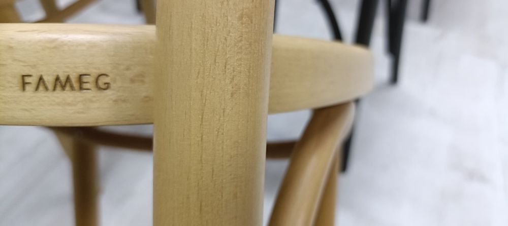 Krzesła gięte Thonet Fameg Radomsko 2 kolory 33szt nowe A 788
