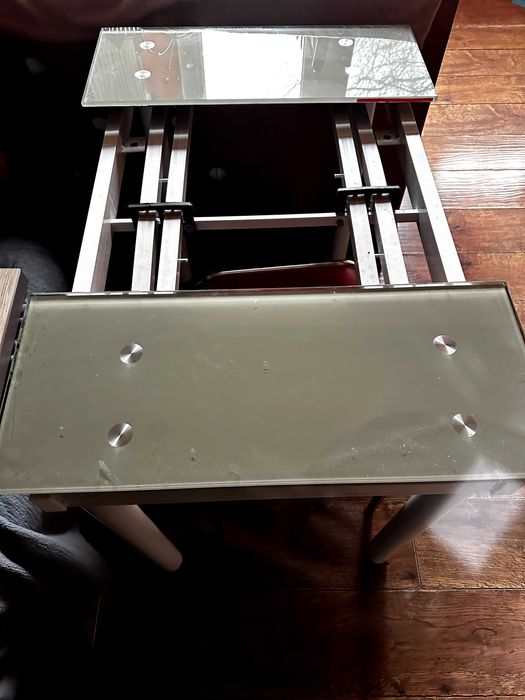 скляний стіл кухонний ( без верзньої частини, вона тріснула)