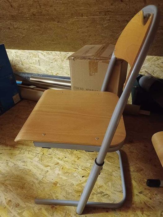 Solidne krzesła szkolne