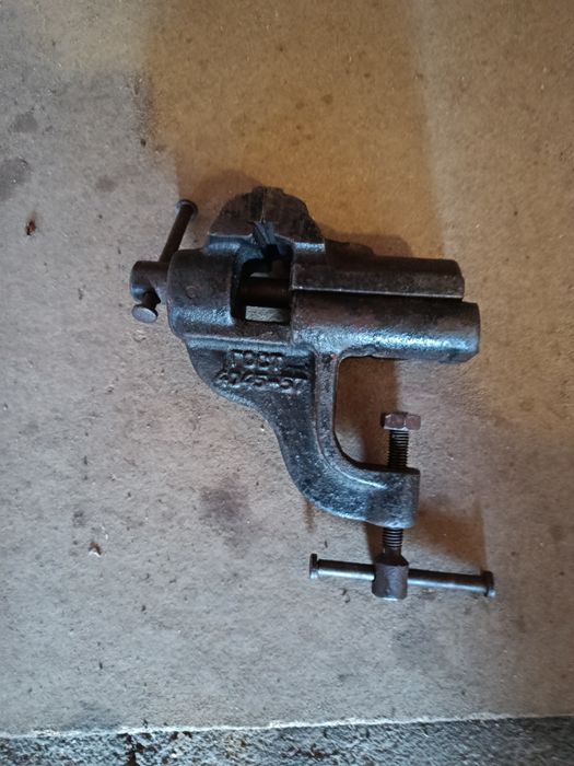 Тиски/лещата  СССР б/у