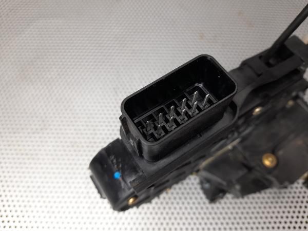 Fechadura / fecho porta trás esquerdo MAZDA 3 (BK)