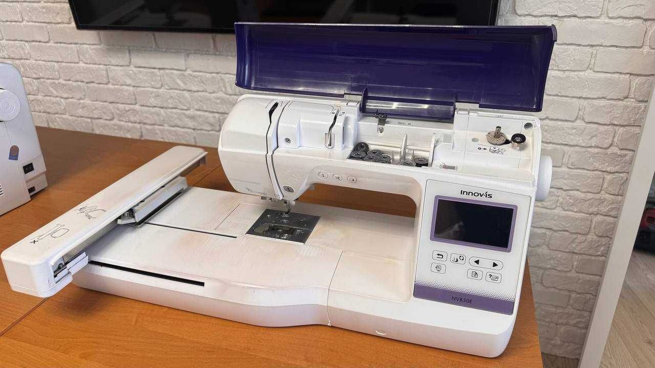 Вишивальна машина Brother innov-is 850e