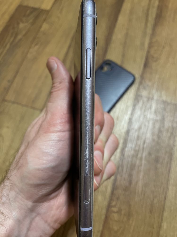 Iphone 11 64 батарея 100%