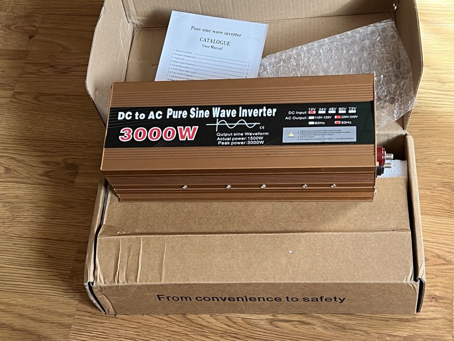 Зарядная станция  емкостью 880ватт инвертор 2000 ватт