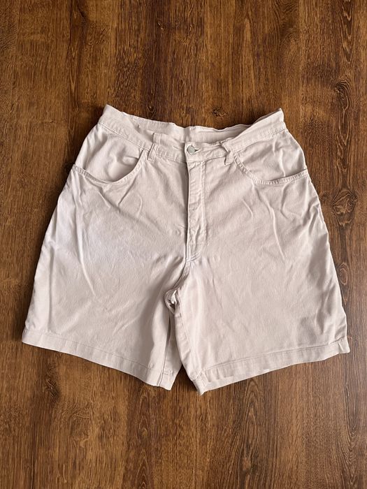 Жіночі шорти білі