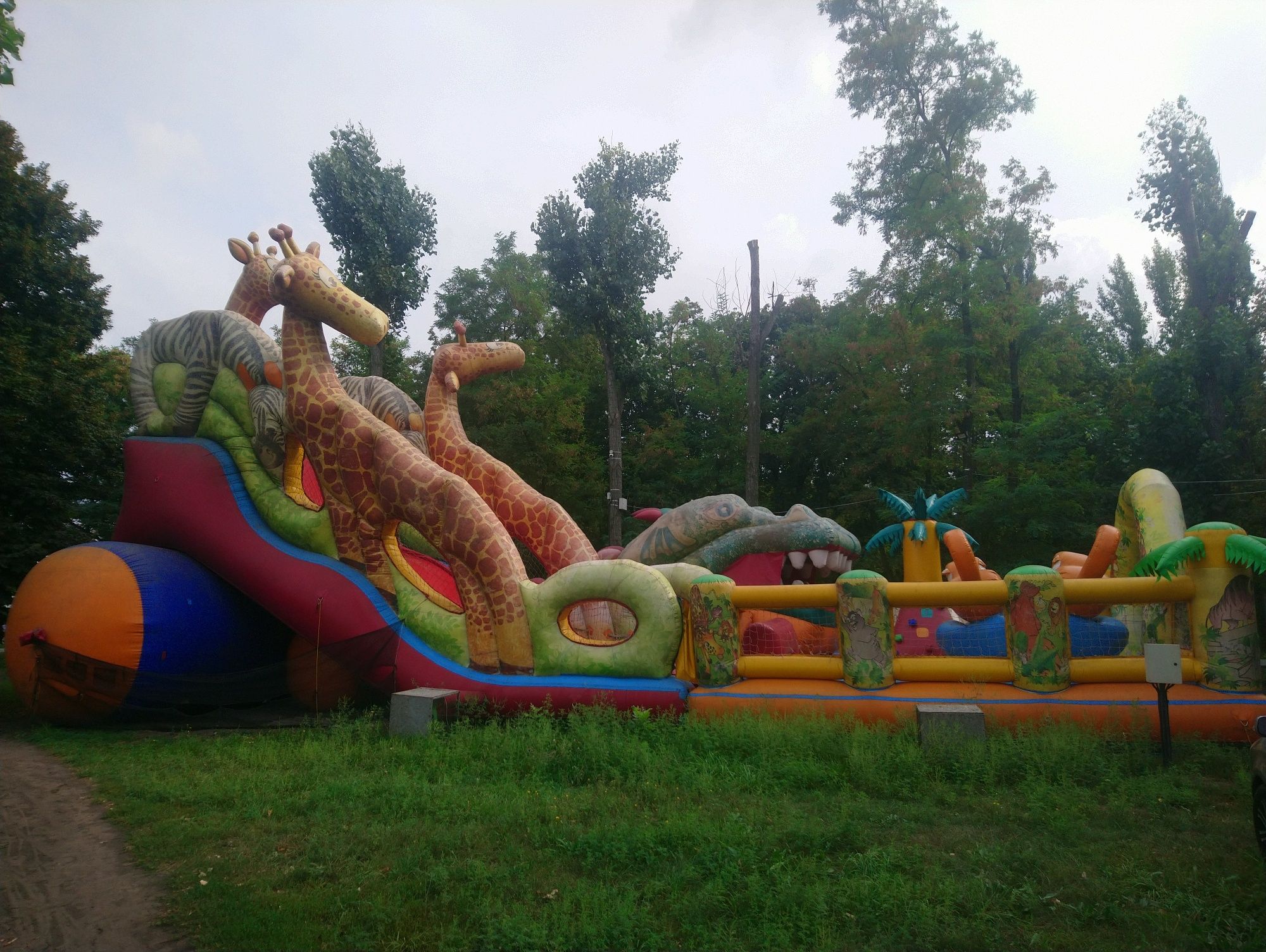 Батут, Атракціон
