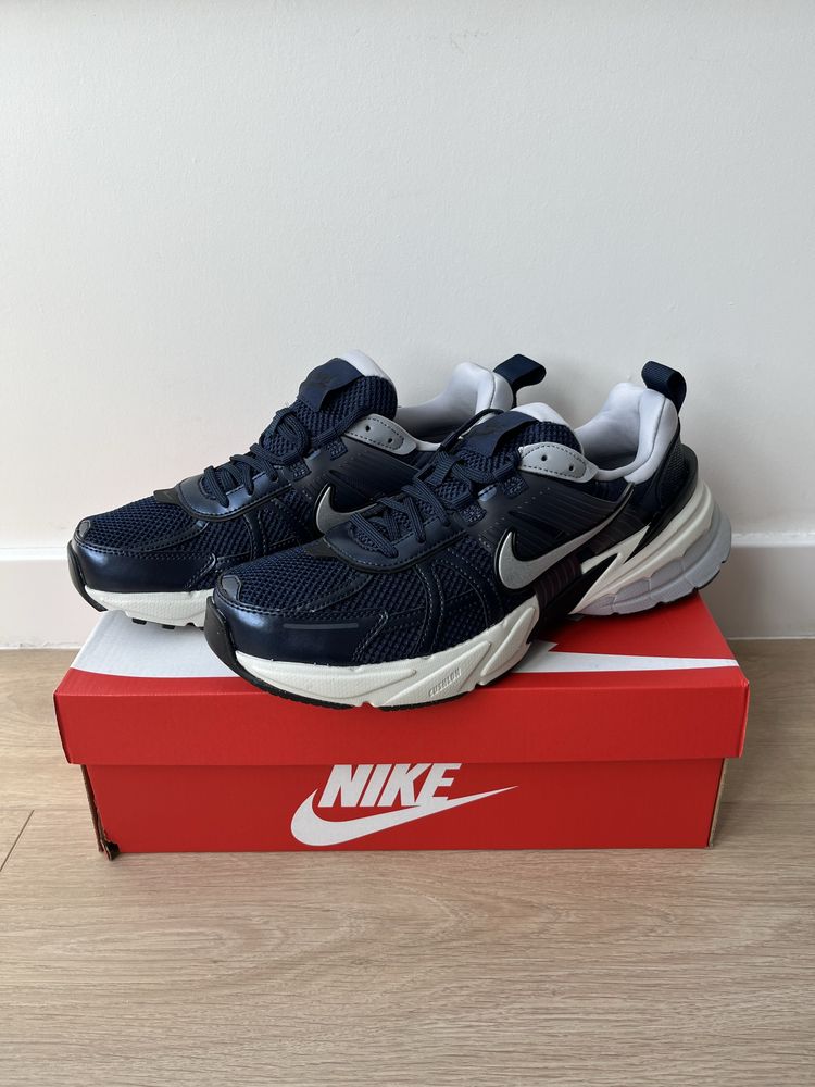 Оригінал Nike (42,5-44) V2K Run HJ4497 Нові Кросівки Кроссовки Кеди