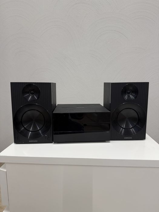 Wieża z glosnikami samsung