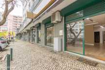Barreiro - Loja remodelada e pronta a funcionar - ótima localização!