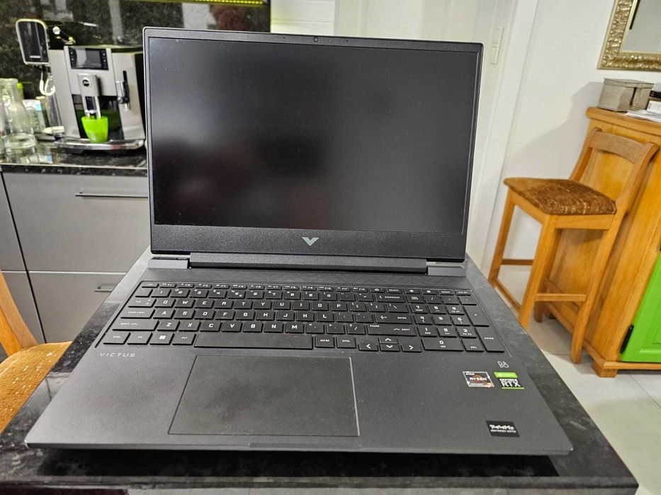 Laptop victus 16 144hz/RTX3050/16GB ram
